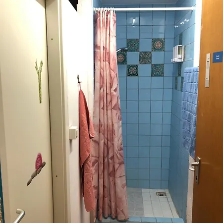 Beachroom 19m2 With Mountain View 民宿 *